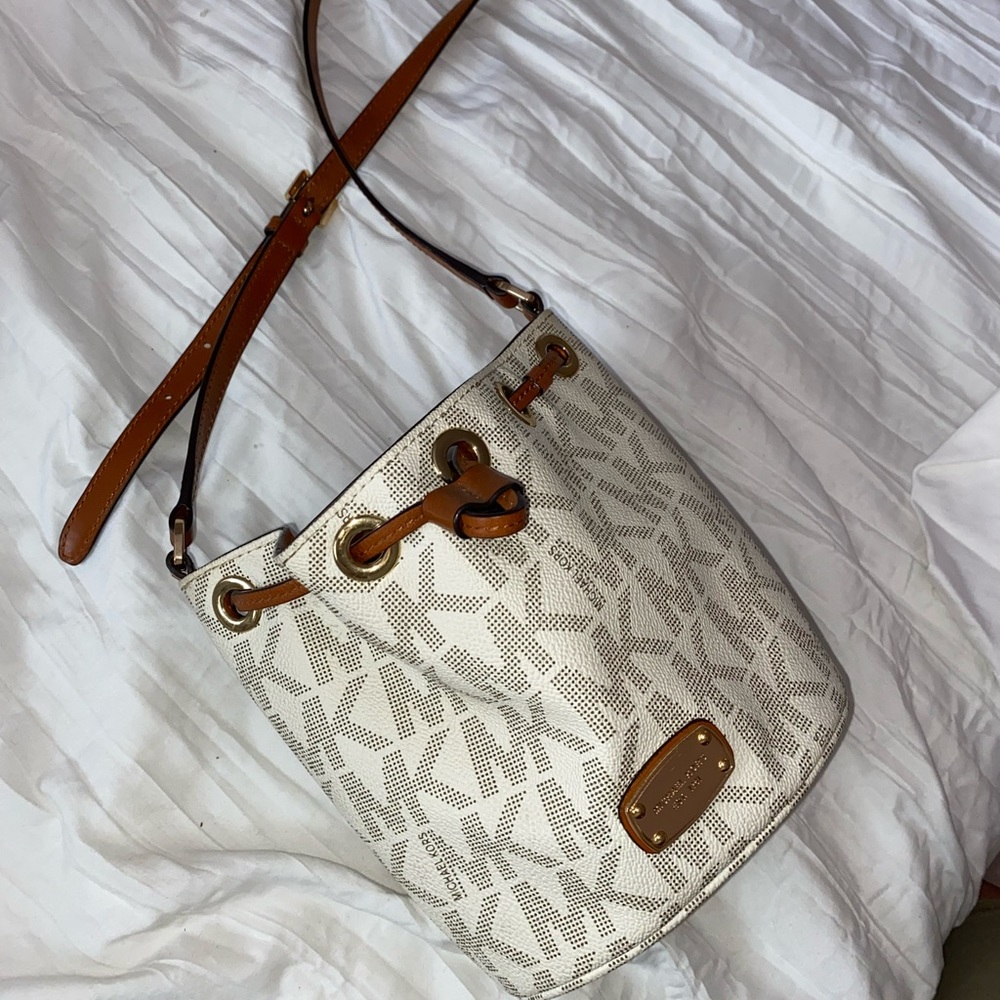 Michael KORS cross body